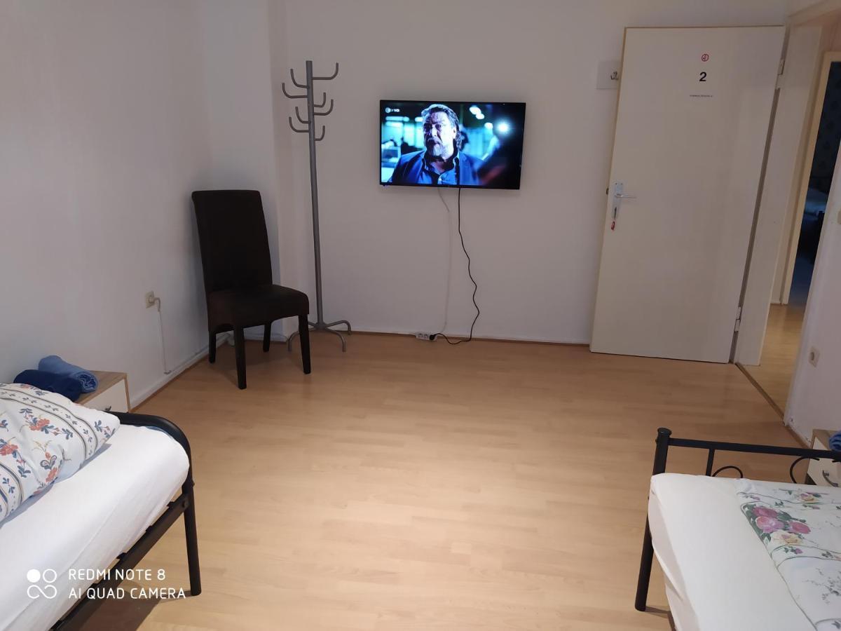 Misha,S Vandrarhem Duisburg Exteriör bild